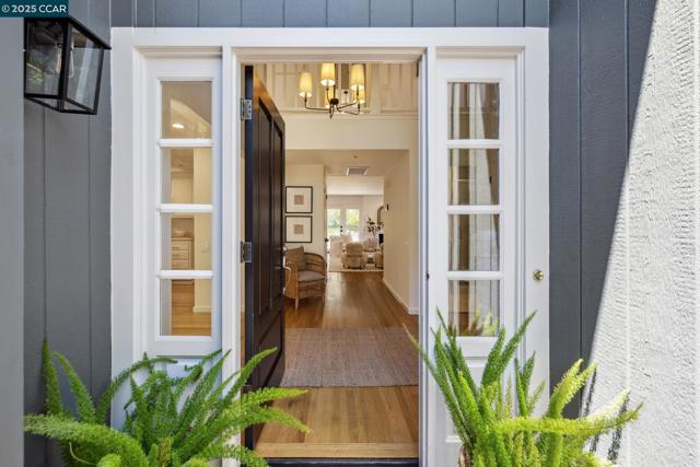 718 AUGUSTA DRIVE, Moraga CA: https://media.crmls.org/mediaz/54eb0be1-2b4f-48a0-a980-5428e1f71c87.jpg