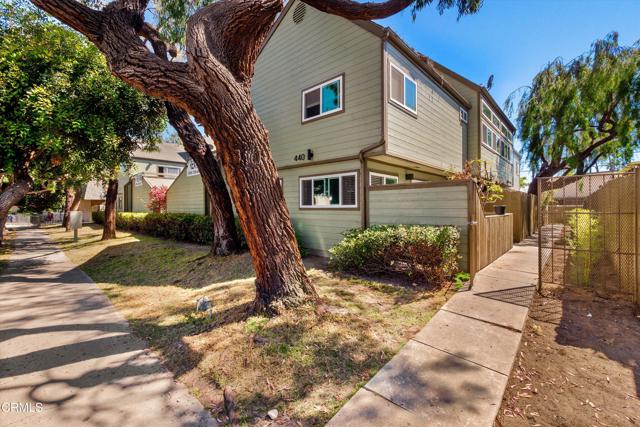 430 440 W Linden Drive, Oxnard CA: https://media.crmls.org/mediaz/54eb1e27-0fb6-41a2-9252-7b22ab4bf780.jpg