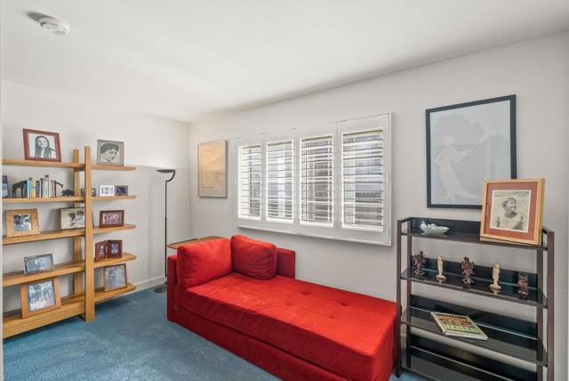 3920 Lakemead Way, Redwood City CA: https://media.crmls.org/mediaz/54eb3c90-4afe-426c-af62-0d256ef4af15.jpg