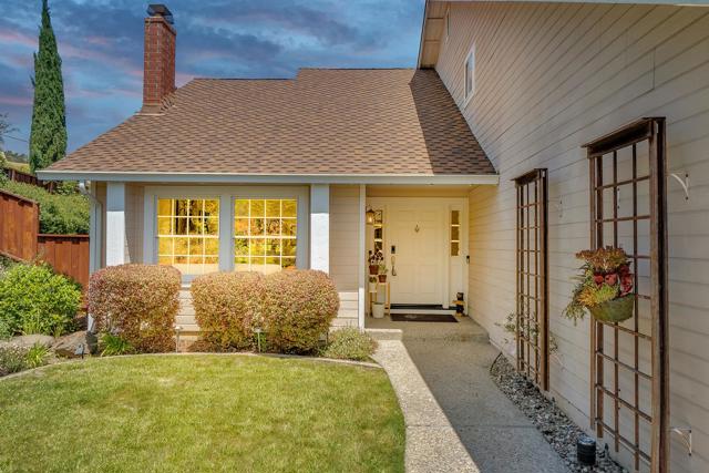 6022 Slopeview Court, Castro Valley CA: https://media.crmls.org/mediaz/54ed2f02-5047-4bbf-95f1-aeade78ca824.jpg