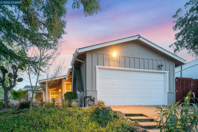 Image 42 of 49 For 2081 Essenay Ave