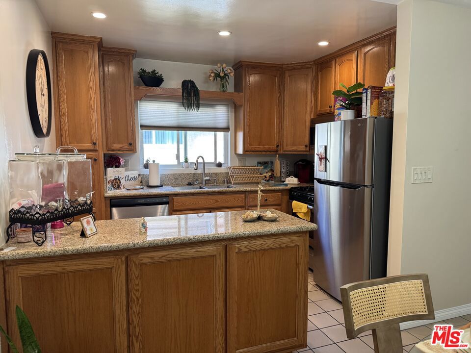 https://media.crmls.org/mediaz/54ede1e8-3b26-4d45-9512-da269180be98.jpg?preset=X-Large