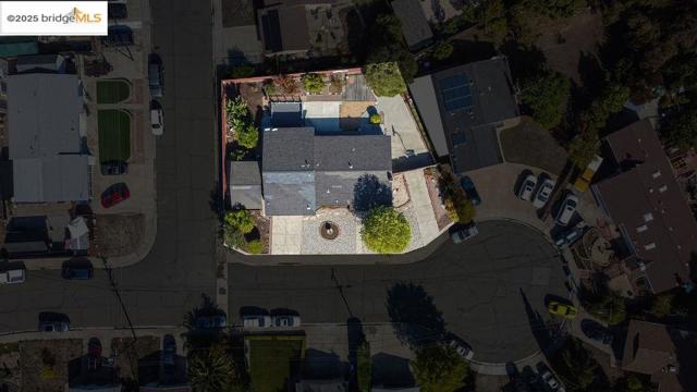 1651 Michael Dr, Pinole CA: https://media.crmls.org/mediaz/54ee46e6-8b6a-4bf0-80ee-2d29c4fd1bbb.jpg