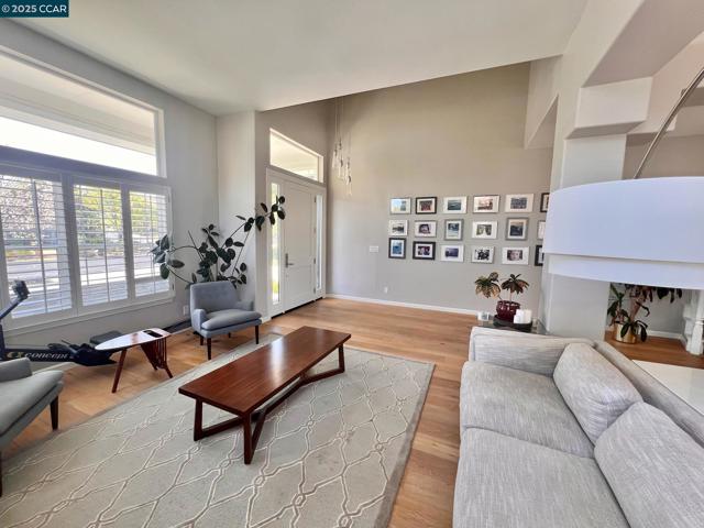 1161 Torrey Pines Place, Clayton CA: https://media.crmls.org/mediaz/54eec696-2857-4ccd-8003-c47332fb954a.jpg