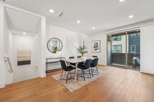 5860 Midnight Place, Dublin CA: https://media.crmls.org/mediaz/54efd011-4cdb-4ec8-92ac-693465bb3dba.jpg