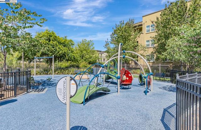 705 Cannery Pl, San Jose CA: https://media.crmls.org/mediaz/54eff9f0-f373-49bc-8137-62da3a5ba283.jpg