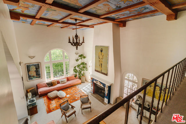 5163 Franklin Avenue, Los Angeles CA: https://media.crmls.org/mediaz/54f0109e-70c9-40a0-85c8-ff234c27f9d7.jpg