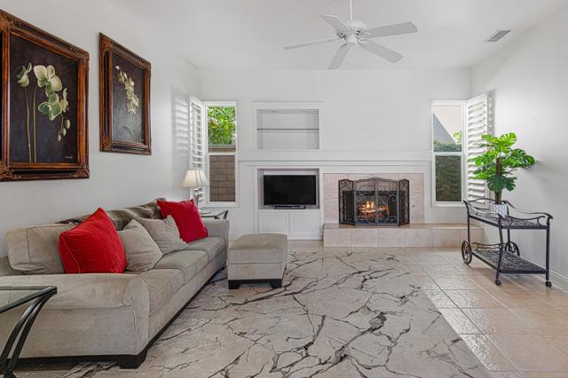 77 Clavel Court, Palm Desert CA: https://media.crmls.org/mediaz/54f0d8ec-dbf2-4d0c-870c-e7f50f221eb1.jpg