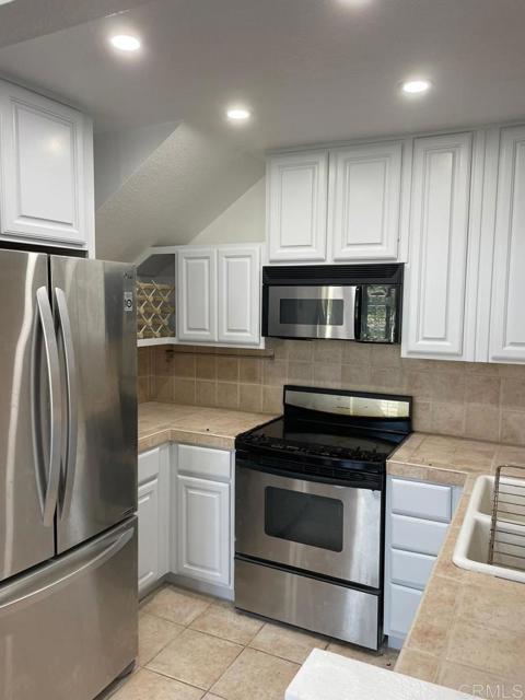 Detail Gallery Image 8 of 24 For 4040 Porte La Paz #75,  San Diego,  CA 92122 - 1 Beds | 1 Baths