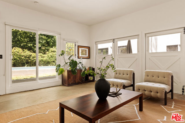 623 N Sierra Bonita Avenue, Los Angeles CA: https://media.crmls.org/mediaz/54f1c20b-a21d-4102-8a52-dd4f4dff9977.jpg