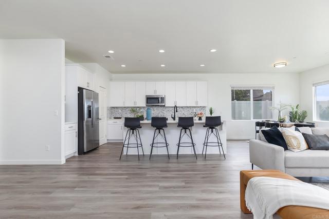 Detail Gallery Image 8 of 52 For 1609 Mauzy Way, El Cajon,  CA 92021 - 4 Beds | 3 Baths