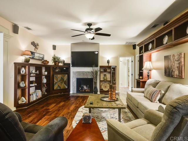 31755 Rancho Vista Road, Temecula CA: https://media.crmls.org/mediaz/54f36039-ac47-4774-8683-c8578c170cc1.jpg