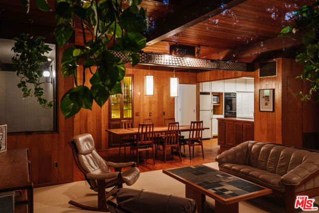 1289 Old Topanga Canyon Road, Topanga CA: https://media.crmls.org/mediaz/54f42037-e830-41ee-921b-b32b3e2e7029.jpg