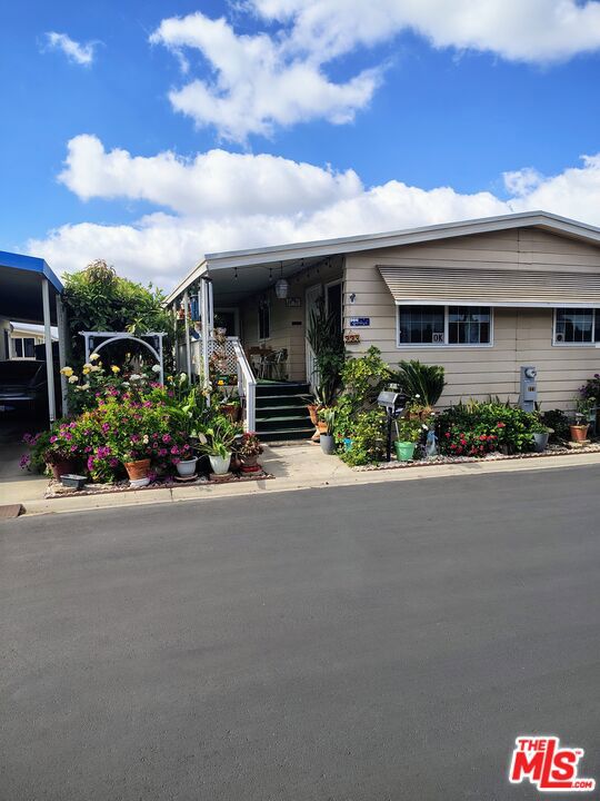 1201 W Valencia Drive