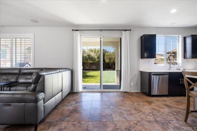 46525 Peach Tree Street, Temecula CA: https://media.crmls.org/mediaz/54f48993-2579-4757-a06f-0838bf7e0fbe.jpg