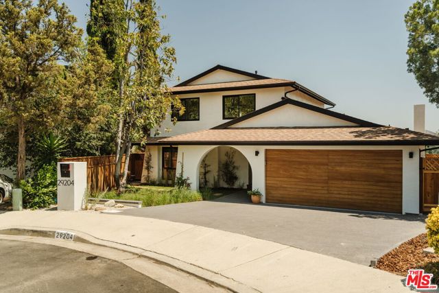 29204 Deep Shadow Drive, Agoura Hills CA: https://media.crmls.org/mediaz/54f48d84-8deb-4707-898e-3cfbb46ed870.jpg