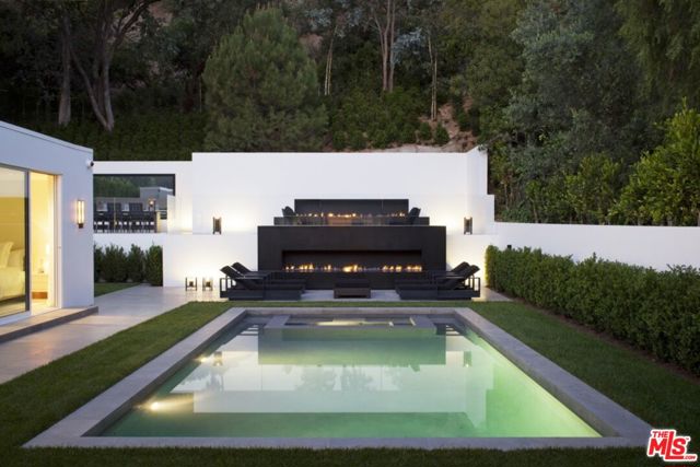 4 Bed Home for Sale in Los Angeles, California