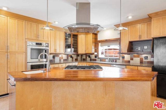 3 Bed Home for Sale in Burbank, California