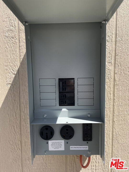 55 E Avenue D4, Lancaster CA: https://media.crmls.org/mediaz/54f56270-5125-4ccb-8adf-c75981fa09d1.jpg