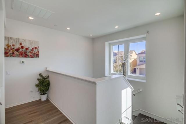 1225 Camino Avalon, Chula Vista CA: https://media.crmls.org/mediaz/54f57ae0-cc75-4060-8573-a3bb1771242e.jpg