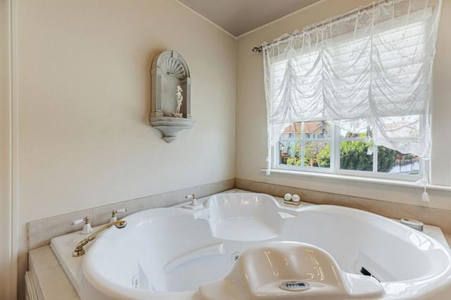 290 Bonnie Lane, Hollister CA: https://media.crmls.org/mediaz/54f5a660-ca94-4e81-b890-b7eec42ef8b5.jpg