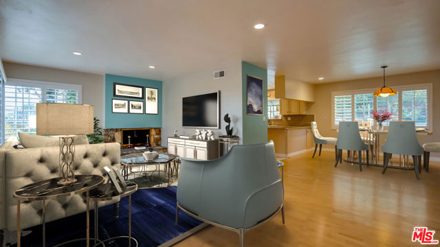 9631 CRYSTAL VIEW Drive, Tujunga CA: https://media.crmls.org/mediaz/54f5bbd8-9f95-4ae0-80f8-bff7e3990c94.jpg
