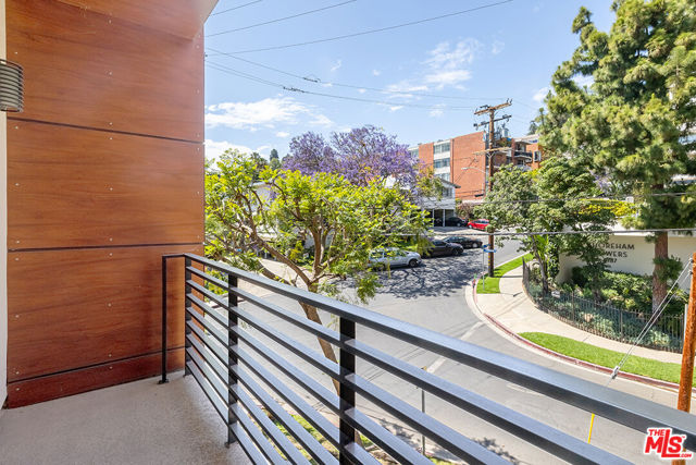 8788 Shoreham Drive, West Hollywood CA: https://media.crmls.org/mediaz/54f5e799-c046-412f-a777-f9cd49a702f4.jpg