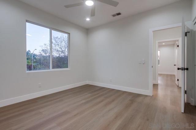 2482 San Clemente Ave, Vista CA: https://media.crmls.org/mediaz/54f6ae76-cbb9-4a8c-8f2f-06d7c2be5c12.jpg