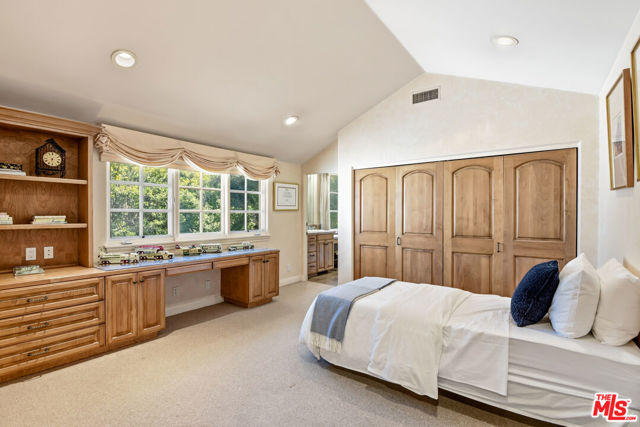 Image 22 of 42 For 3843 Rock Hampton Drive