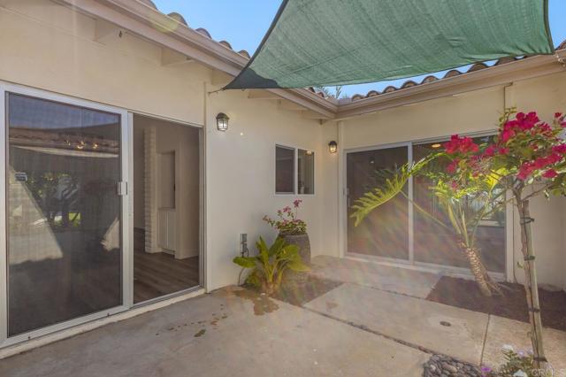 7019 Estrella De Mar Road, Carlsbad CA: https://media.crmls.org/mediaz/54f72217-76cd-40be-87a5-a640350f2d2a.jpg