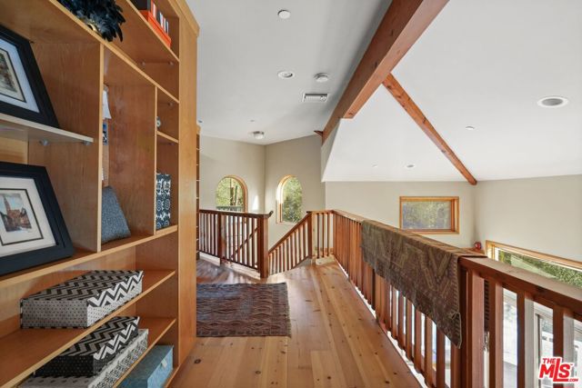 774 Old Topanga Canyon Road photo 27