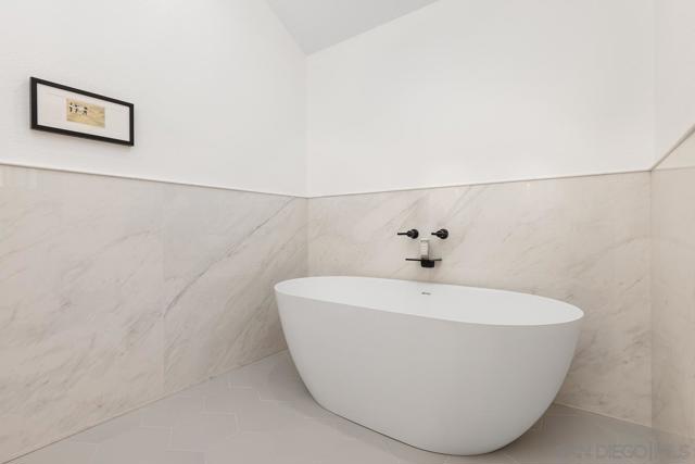 3453 Via Loma Vista, Escondido CA: https://media.crmls.org/mediaz/54f775d8-d4f1-40ef-921d-81773b237ad5.jpg