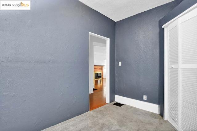 5540 E 17Th St, Oakland CA: https://media.crmls.org/mediaz/54f78dae-dec1-41a8-b10d-9f5173d7d039.jpg