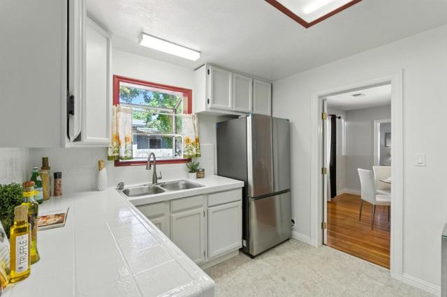 2273 Dumbarton Avenue, East Palo Alto CA: https://media.crmls.org/mediaz/54f7ac69-db27-4d4b-be56-caf1cfef7efe.jpg