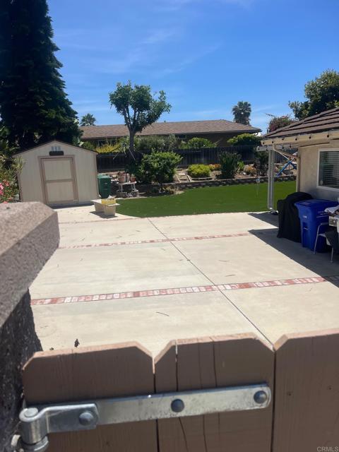 4906 VIA HINTON, Carlsbad CA: https://media.crmls.org/mediaz/54f89ec7-35f6-444c-bbdf-0ae48b182ffb.jpg