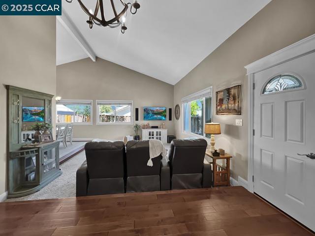 14 Mt Eden Pl, Clayton CA: https://media.crmls.org/mediaz/54f8c823-6af4-47d3-8458-48512b1aa84d.jpg
