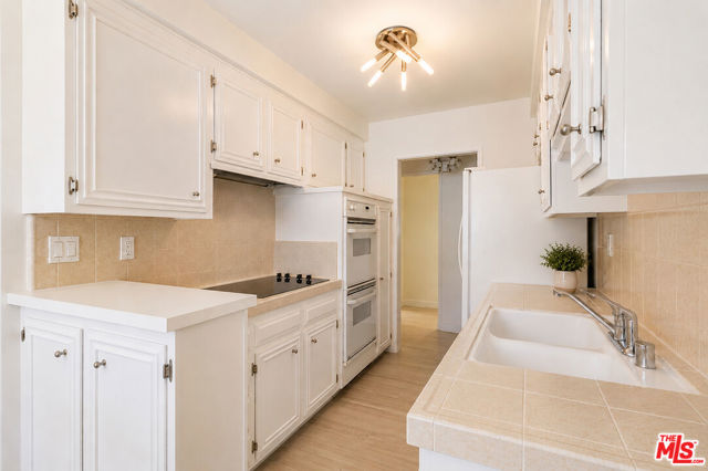 404 San Vicente Boulevard, 204 photo 8