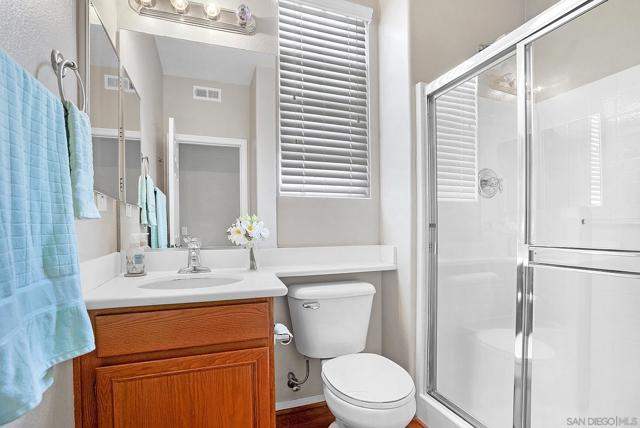 1670 Grasshopper Ln, Chula Vista CA: https://media.crmls.org/mediaz/54f952cf-2b46-4a96-9bdf-878ee1282188.jpg