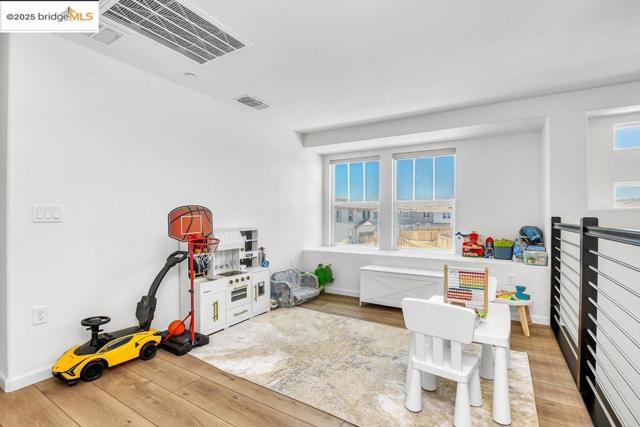 3007 Architect Ct, Vacaville CA: https://media.crmls.org/mediaz/54f959bb-9f5b-4c54-8780-0f5dd89ecac9.jpg