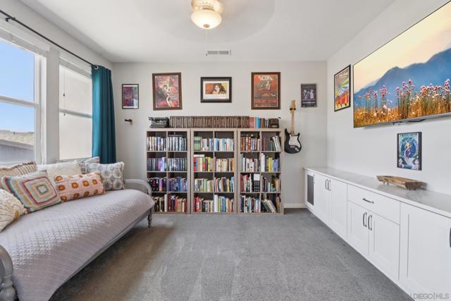 2035 Element way, Chula Vista CA: https://media.crmls.org/mediaz/54fa0519-d9e5-490f-8496-025e681f7490.jpg