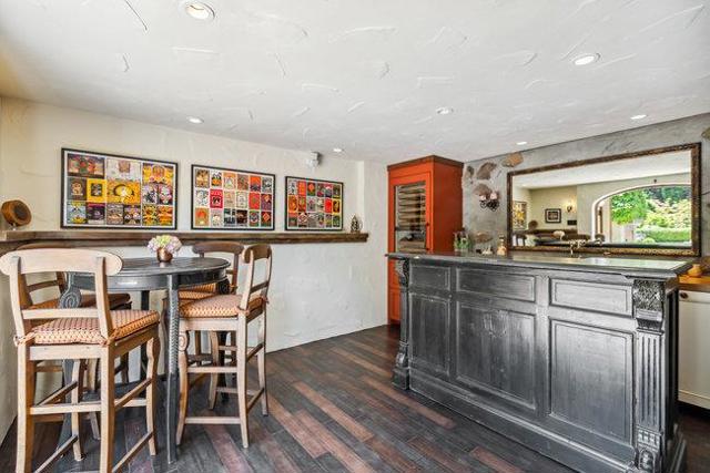 2307 Easton Drive, Burlingame CA: https://media.crmls.org/mediaz/54fa3b7d-7c20-42f9-a147-76e831f2522f.jpg