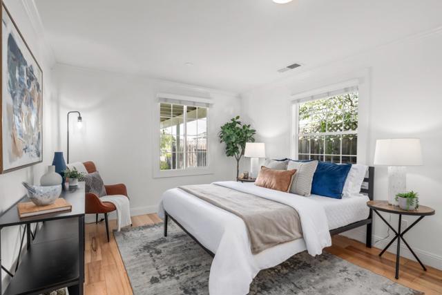 710 5th Ave, Redwood City CA: https://media.crmls.org/mediaz/54fa8b78-a583-4aaa-b840-022dfc9f5364.jpg