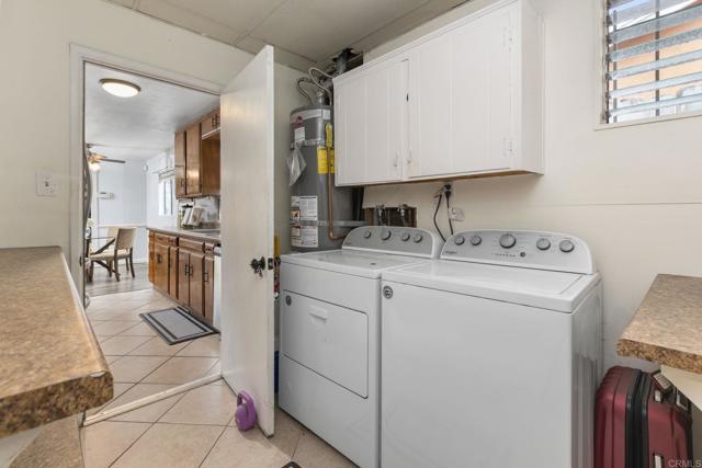 642 Carlsbad St., Spring Valley CA: https://media.crmls.org/mediaz/54fb12b8-396f-4cc8-a321-0fa8bc854883.jpg