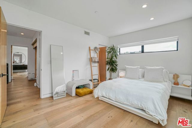 1335 N Fuller Avenue, Los Angeles CA: https://media.crmls.org/mediaz/54fb60ce-d21f-417c-b10d-9dc836e20f87.jpg