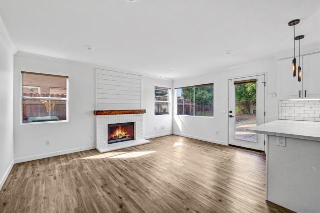 4871 Seascape Dr, Oceanside CA: https://media.crmls.org/mediaz/54fb6351-3855-4208-a688-8a59f07e6de9.jpg
