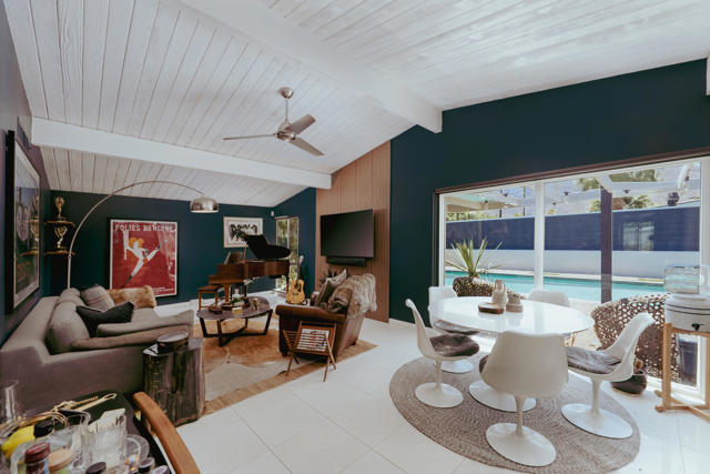 2845 E Wyman Drive, Palm Springs CA: https://media.crmls.org/mediaz/54fb7f48-d207-44bc-a1fd-ed10bf0ceaf0.jpg
