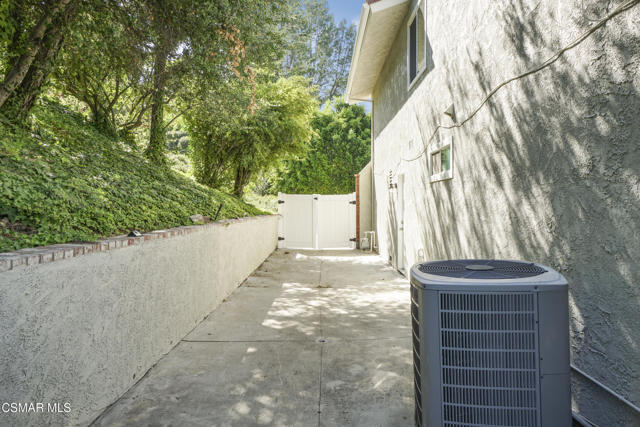 27802 Via Amistosa, Agoura Hills CA: https://media.crmls.org/mediaz/54fbec25-55be-4bc1-ae74-25bc63f1dcbc.jpg
