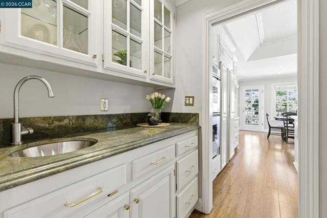 Image 12 of 50 For 725 Castle Rock Rd