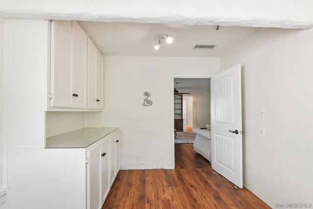 12091 Lomica Dr, San Diego CA: https://media.crmls.org/mediaz/54fc8ef1-7313-428f-a9a0-31745a1922a2.jpg