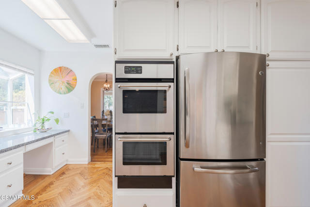 6120 Zelzah Avenue, Encino CA: https://media.crmls.org/mediaz/54fd1825-7f08-47bc-a1d3-ddf23b0eab65.jpg